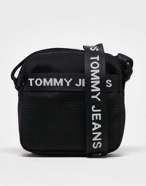 Tommy Jeans – Essential – Svart reporterväska med axelrem