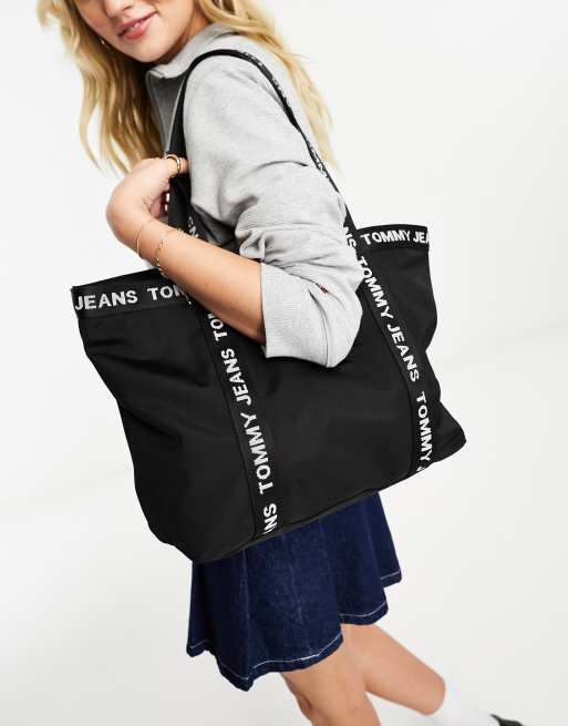 Tommy deals cares tote