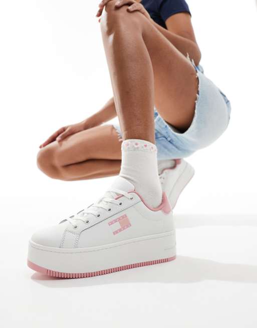 Tommy Jeans – Essential – Vita och rosa sneakers med platåsula