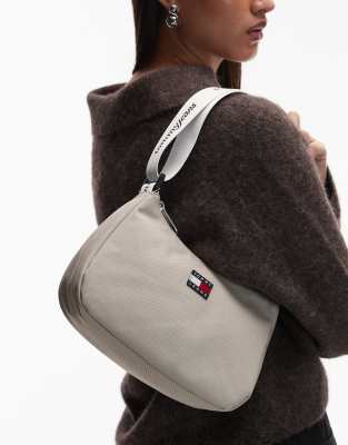 Tommy Jeans essentials daily shoulder bag with logo in stone