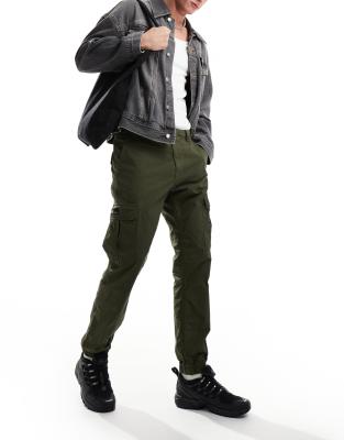 Ethan cargo pants in dark khaki-Green