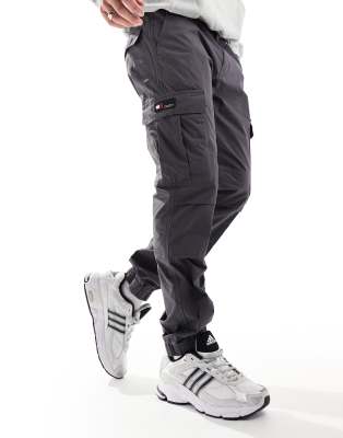 Ethan cargo pants in washed black