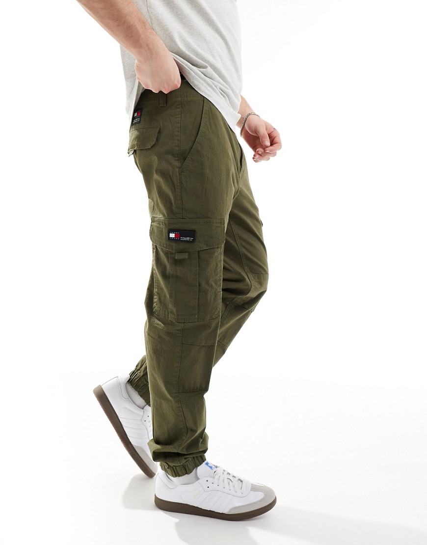 Tommy Jeans Ethan cargo trousers in olive-Green