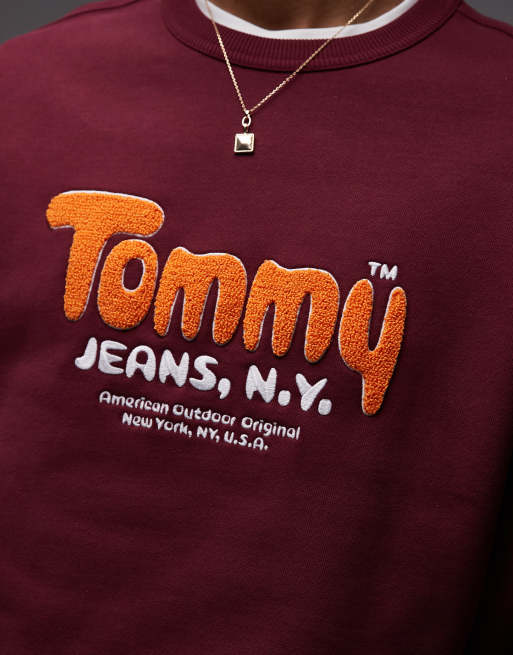 Tommy Jeans - Felpa in bouclé bordeaux con logo arancione, 5 di 5