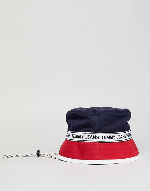 Tommy Jeans – Fischerhut mit Logo, in Marine/Rot/Weiß | ASOS