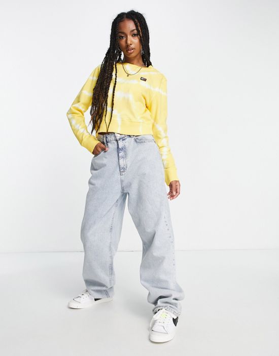 https://images.asos-media.com/products/tommy-jeans-flag-badge-tie-dye-sweater-in-yellow-part-of-a-set/202145996-4?$n_550w$&wid=550&fit=constrain