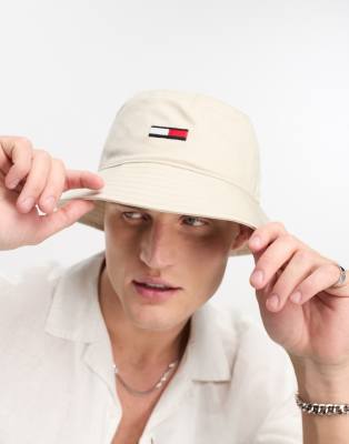 Tommy Jeans flag logo bucket hat in beige