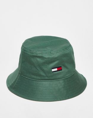 Tommy Jeans flag logo bucket hat in green