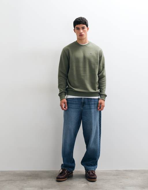 Tommy Jeans flag logo crewneck sweatshirt in khaki, 2 of 5