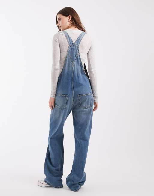 Tommy Jeans flag logo dungarees in mid wash, 4 of 4