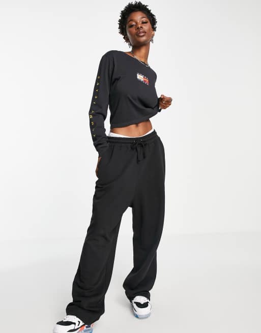 Tommy Jeans flag logo long sleeve top in black, 3 of 4