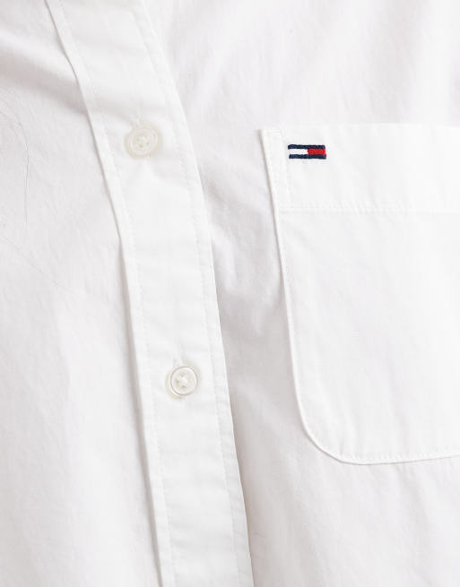 Tommy Jeans flag logo oversized cropped shirt in white, 2 of 4
