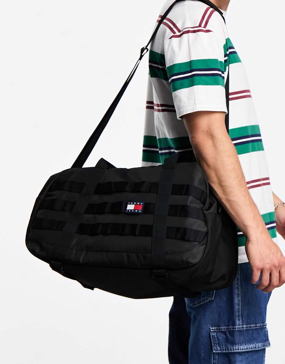 Tommy Jeans flag logo skater boy duffle bag in black