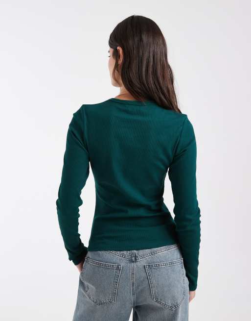 Tommy Jeans flag logo slim fit long sleeve t-shirt in dark green, 4 of 4