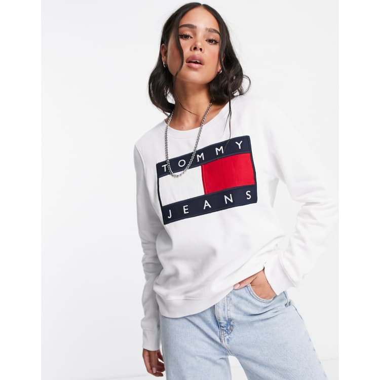 Tommy jeans hotsell summer logo sweatshirt