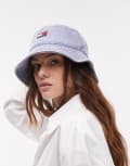[Tommy Jeans] Tommy Jeans flag logo washed denim bucket hat in lilac-Purple One Size Lilac
