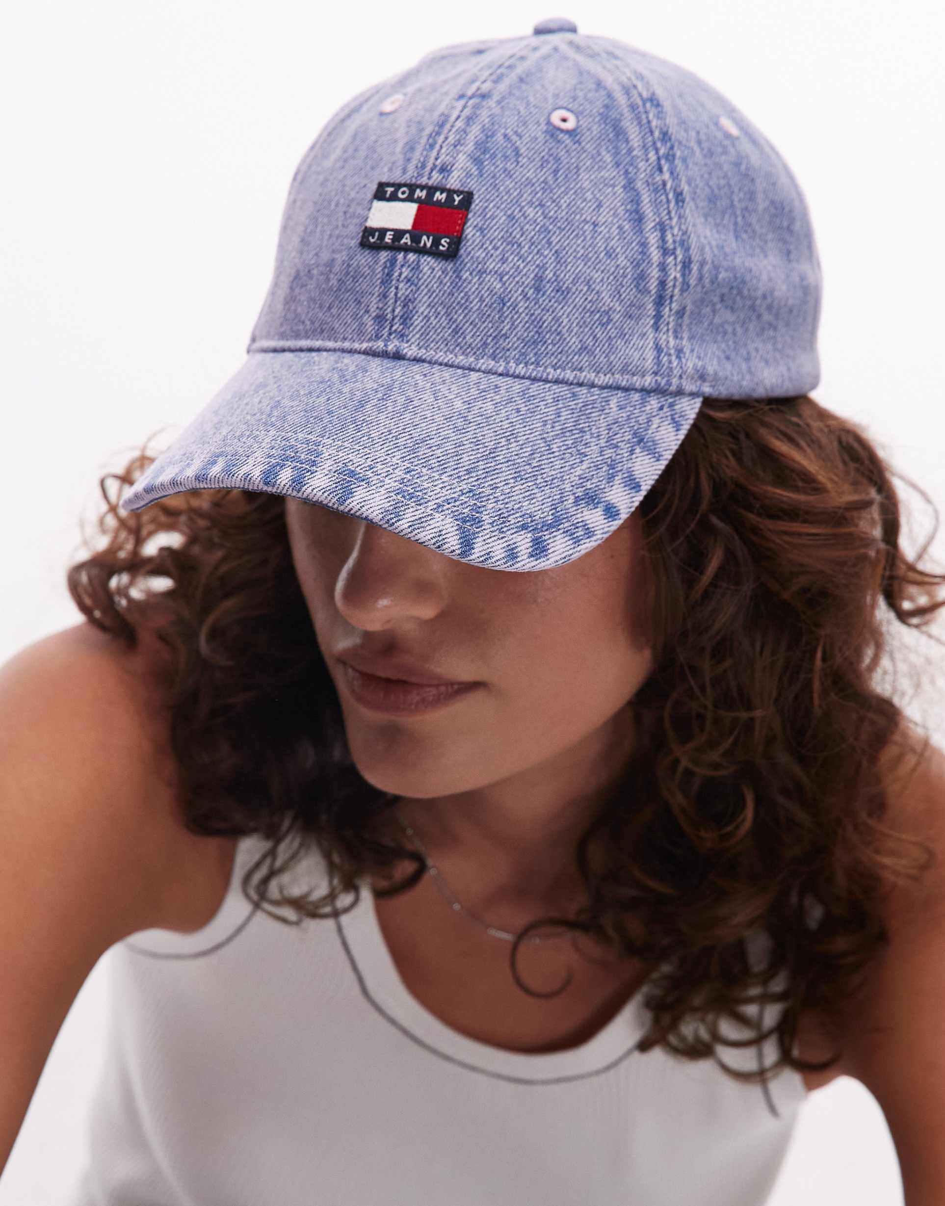 tommy jeans flag logo washed denim cap in lilac