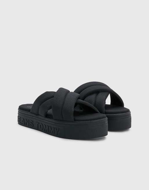 Tommy Jeans flatform sandals in black , 2 of 4