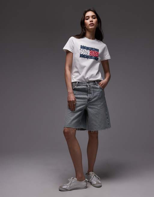 Tommy Jeans Floral flag t-shirt in beige, 2 of 4
