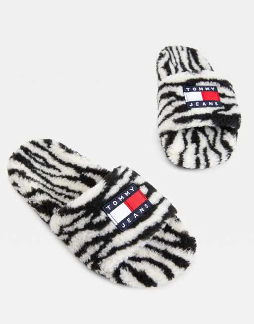 Fluffy tommy sale hilfiger sliders