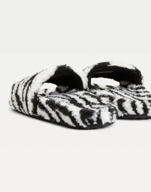 Tommy discount fluffy slides