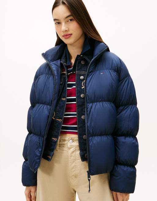 Tommy Jeans – Geraffte Daunen-Pufferjacke in Dunkelblau