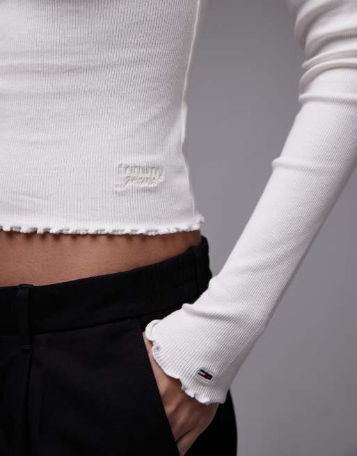 Tommy Jeans - Geribbelde top met geschulpte zoom en lange mouwen in wit, 2 van 4