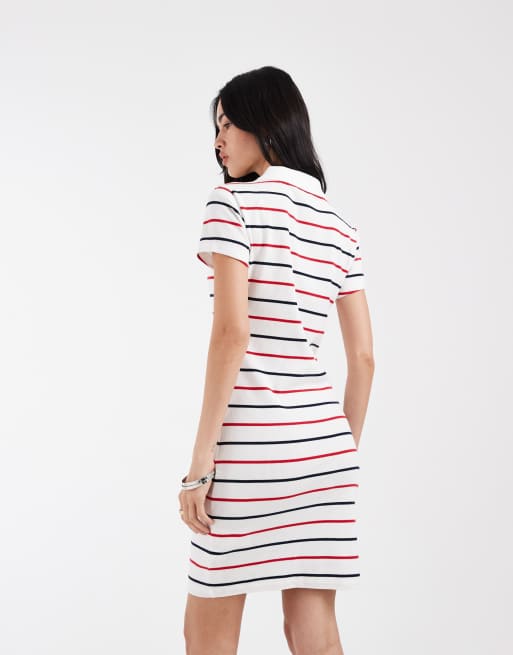 Tommy Jeans – Geripptes, figurbetontes Polokleid in Marineblau/Rot gestreift, 4 von 4