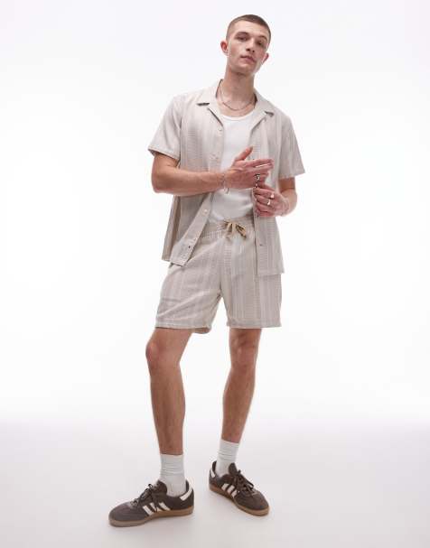 Tommy Jeans – Gestreifte Regular-Fit Shorts in Beige - view 1