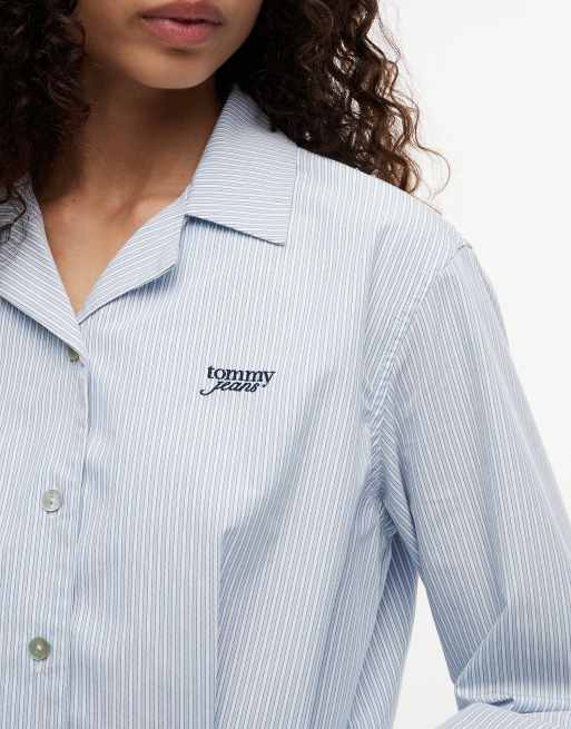 Tommy Jeans gestreiftes, plissiertes Mini-Hemdkleid in Hellblau, 2 von 6