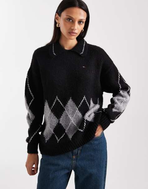 Tommy Jeans – Gestrickter Polo-Pullover in Schwarz mit Rautenmuster - view 1