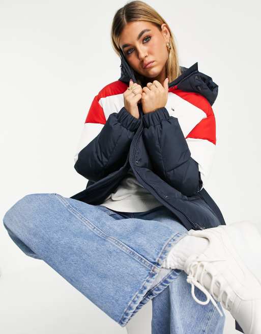 Tommy Jeans - Gewatteerd jack met capuchon en kleurvlakken in multi