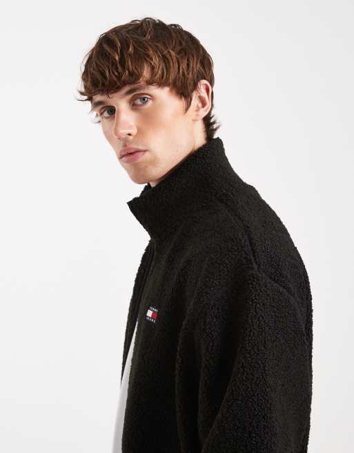 Tommy Jeans - Giacca in tessuto effetto peluche nera con zip e logo sul petto, 4 di 5