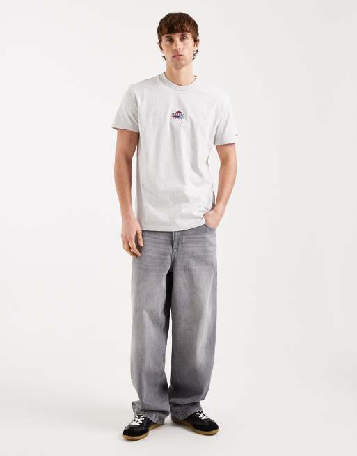 Tommy Jeans – Grå t-shirt med bergstryck, 2 av 5