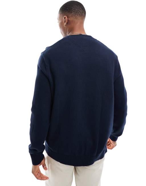 Tommy Jeans – Granatowy sweter o regularnym kroju z logo z literą, 3 z 4