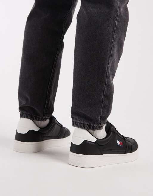 Tommy Jeans Greenwich essential logo trainers in black, 4 of 5