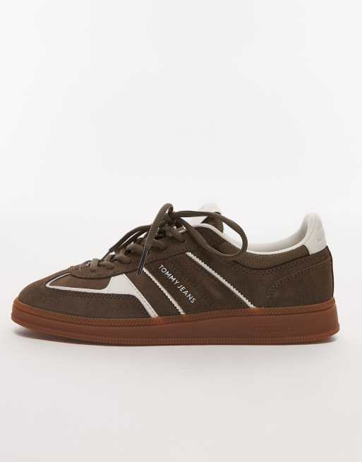 Tommy Jeans Greenwich low sneakers in khaki and off white, 2 of 5