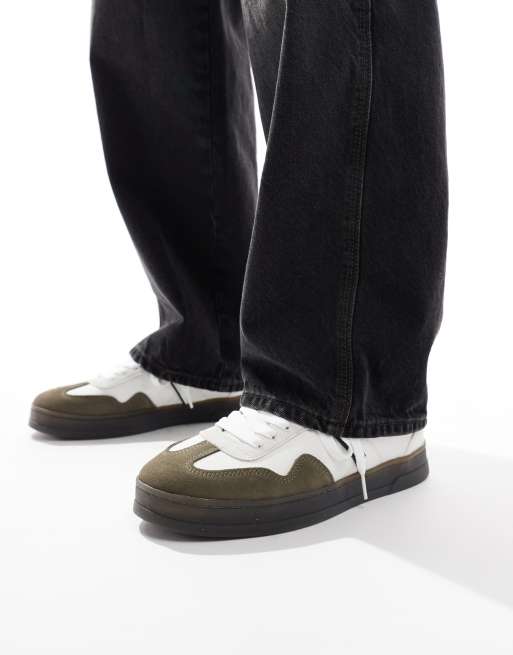 Tommy Jeans greenwich retro sneakers with gum sole in white, 3 of 5