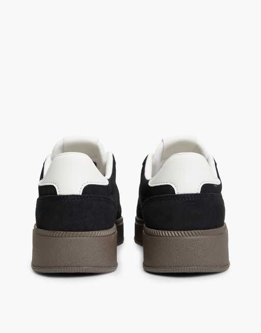 Tommy Jeans Greenwich Sneaker aus Wildleder mit Logo-Anhänger in Schwarz, 4 von 7