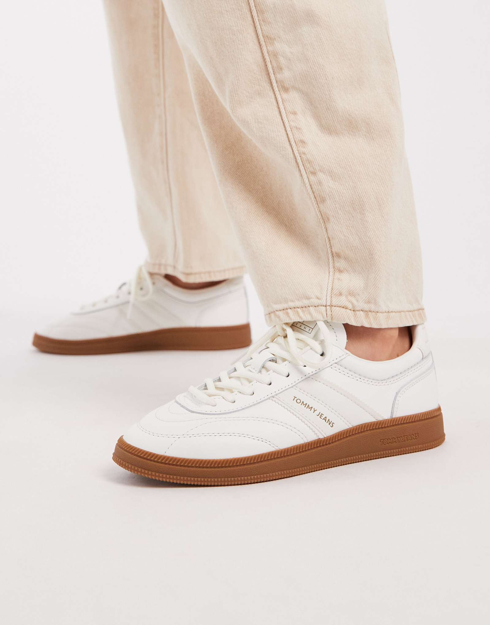 Кроссовки Tommy Jeans Greenwich цвета экрю