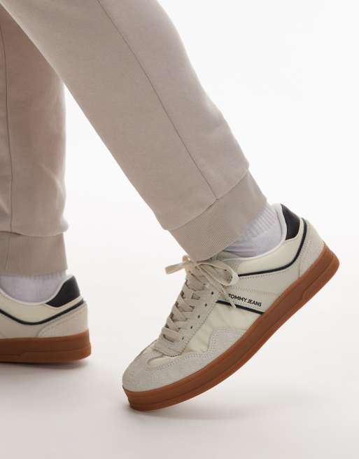 Tommy Jeans Greenwich trainers in white and brown , 3 of 5