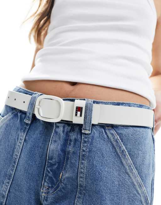 Tommy Jeans – Gürtel in Weiß mit ovaler, gleichfarbiger Schnalle, 3,0 cm