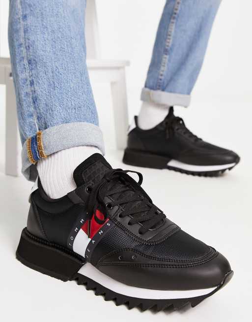 Tommy Jeans - Hardloopschoenen met scherpe tanden op de zool in zwart