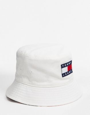 white tommy hilfiger bucket hat 