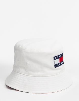 white tommy hilfiger bucket hat