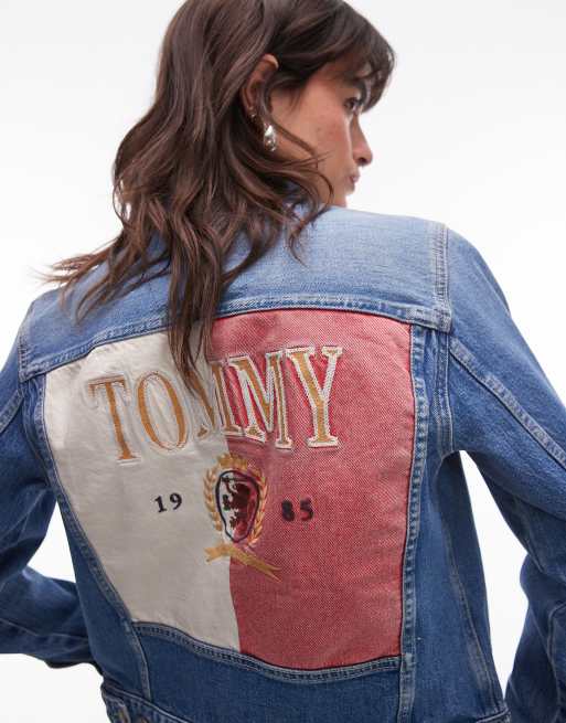 Tommy Jeans - Heritage - Giacca di jeans blu lavaggio medio con bandiera, 3 di 4