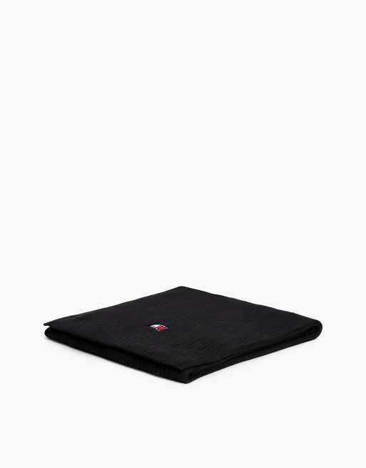 Tommy Jeans Heritage Logo Rippstrickschal in Schwarz, 3 von 4
