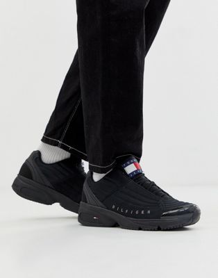 Tommy Jeans Heritage with Hilfiger all black |