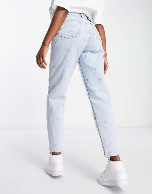 Levi's 80S mom jean in mid wash blue