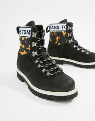 tommy hiking boots